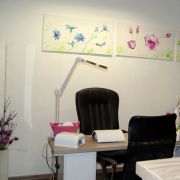 trzy obrazy kwiatowe wykonane do salonu kosmetycznego "Sensual" w Tarnowie